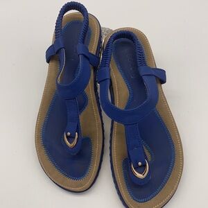 Socofy Sandals. Cushiony base with arch support